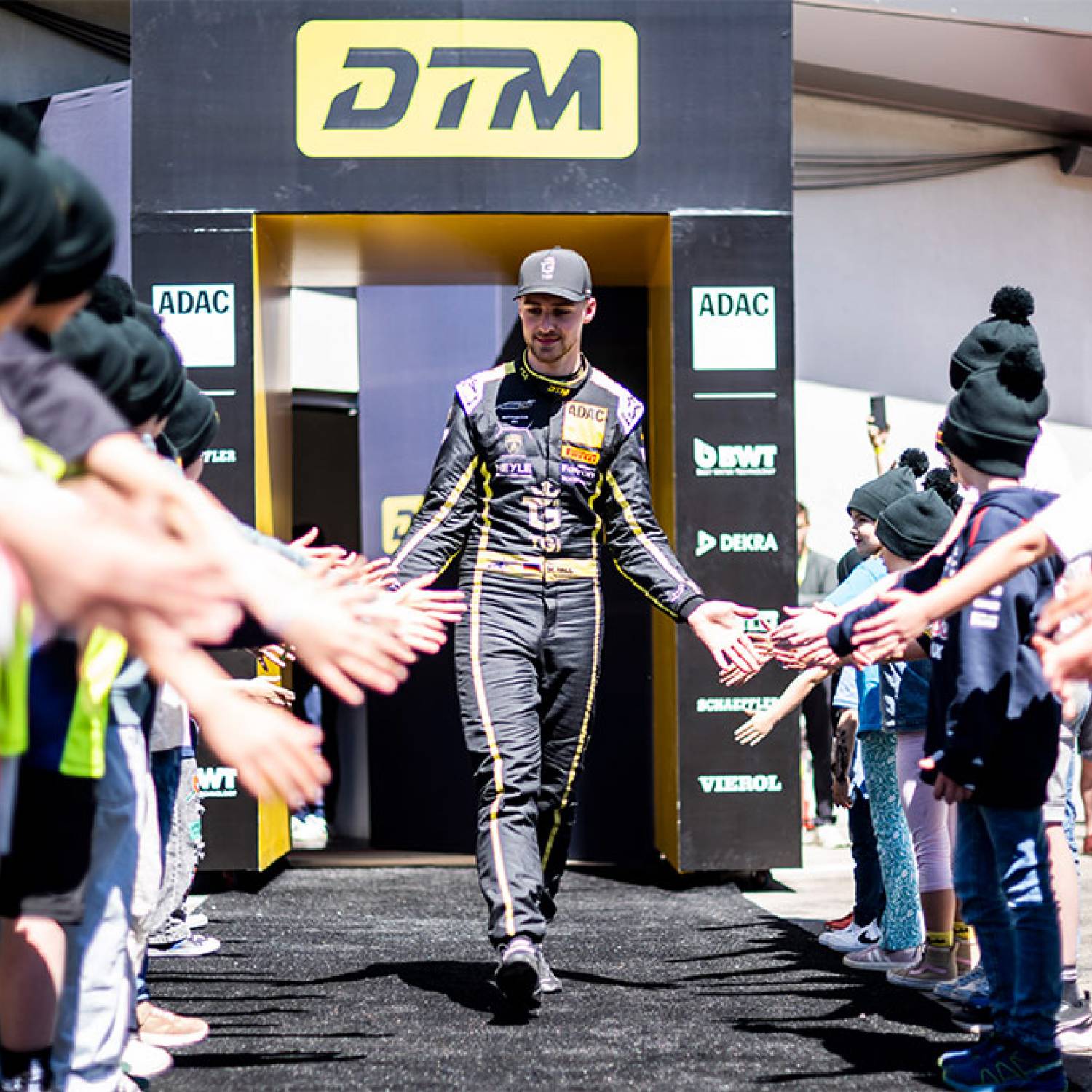 Zwei Sachsen, zwei Geschichten: Paul feiert DTM-Comeback, Primm seine Premiere